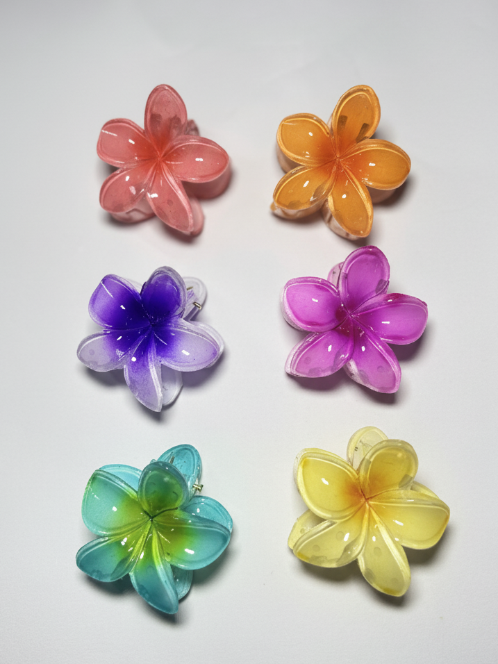 Set of 6 stylish small size flower-shaped hair clips. Maya Luxe.